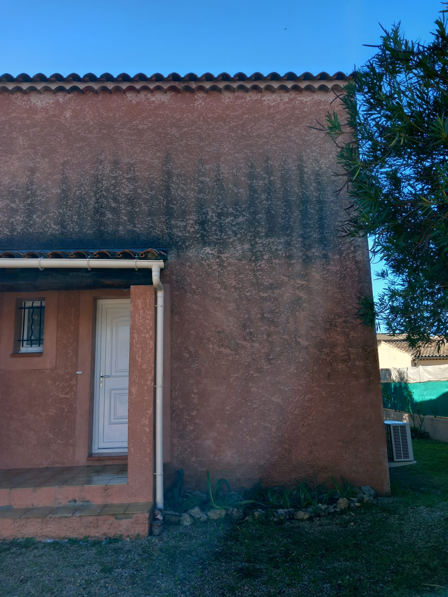 façade maison sale